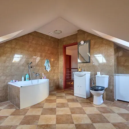 Villa Dom - Caloroczny Dom Z Jacuzzi I Sauna Nad Jeziorem Selmet Wielki *