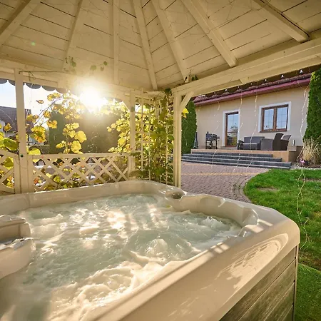 Dom - Caloroczny Dom Z Jacuzzi I Sauna Nad Jeziorem Selmet Wielki *