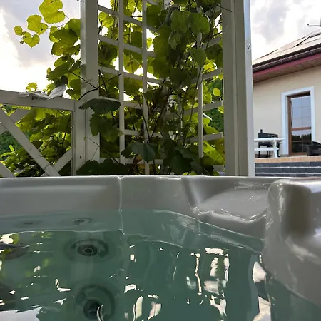 Vila Dom - Caloroczny Dom Z Jacuzzi I Ogrodem Nad Jeziorem Selmet Wielki Buczki