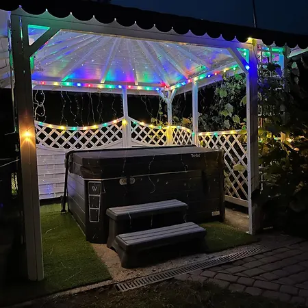 Vila Dom - Caloroczny Dom Z Jacuzzi I Ogrodem Nad Jeziorem Selmet Wielki *